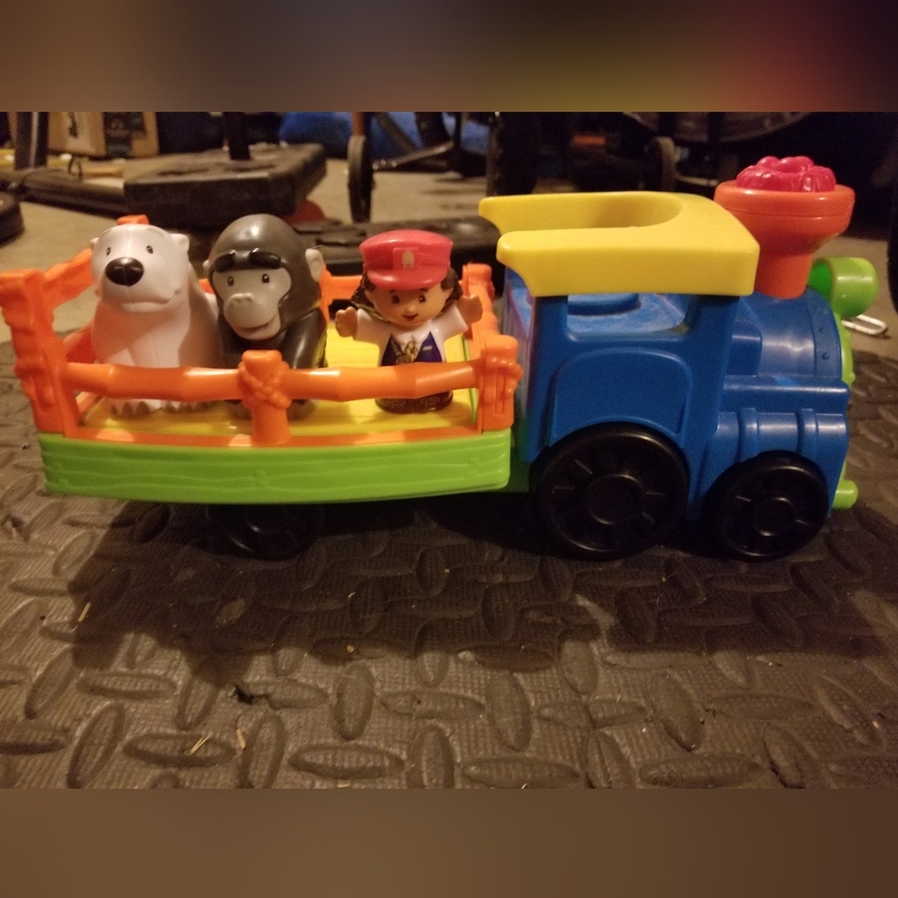 Fisher Price Little People Zoo Train